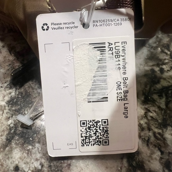 Lululemon Large Crossbody Belt Bag NWT - Picture 9 of 10